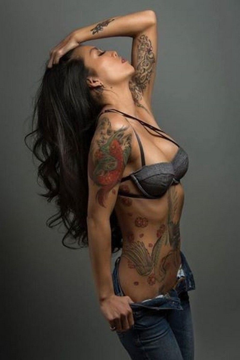 images :femmes tatouée, sensuelles, sexy (dont animée)